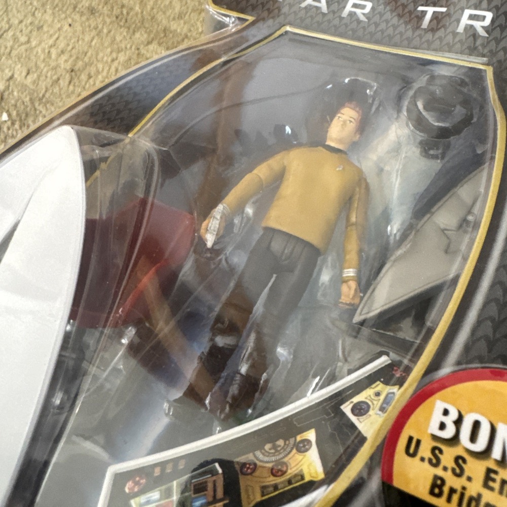 Star Trek Galaxy Collection Kirk Action Figure 2009 Playmates Toys New Sealed - Picture 2 of 4